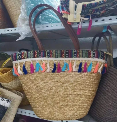 Kleurrijke kwastjes tarwe dames strozak