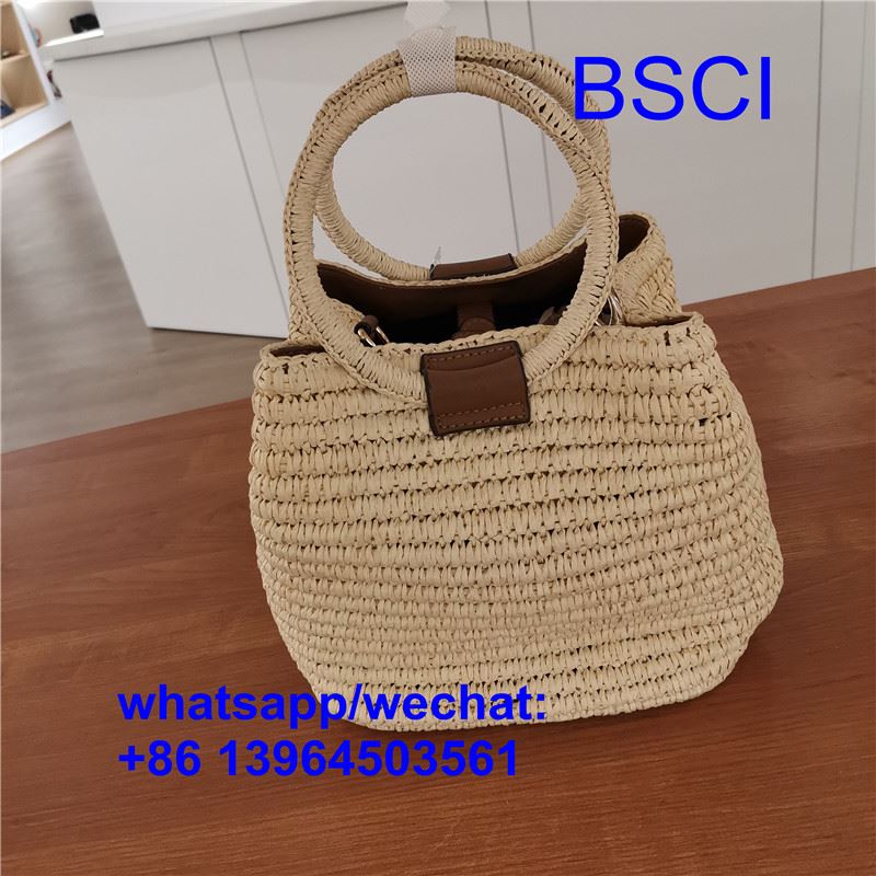 Boodschappentas van stro voor de zomer